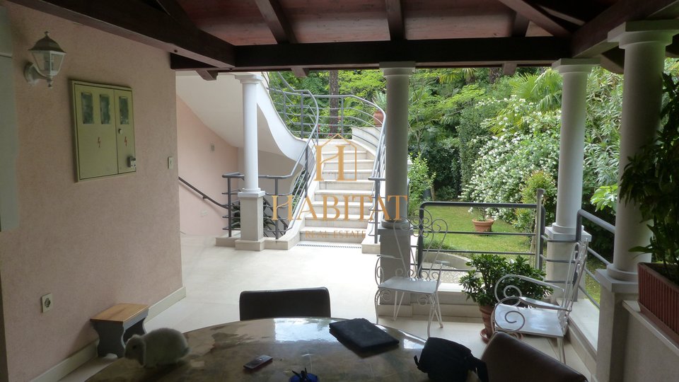House, 400 m2, For Sale, Opatija