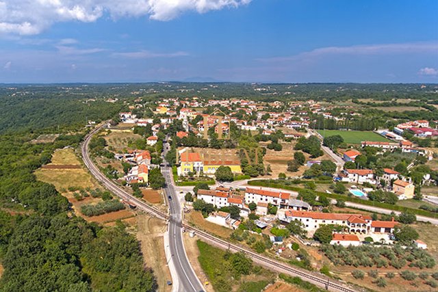 Istra, Kanfanar, urbanizirana parcela, 2.460 m2