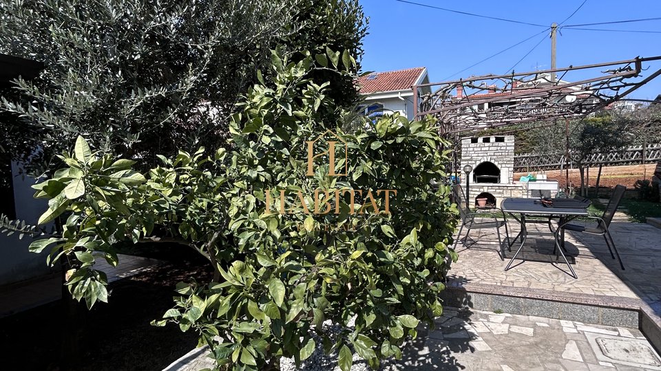 Istra, Novigrad, samostojeća kuća, 330 m2, okućnica 600 m2, prodaja