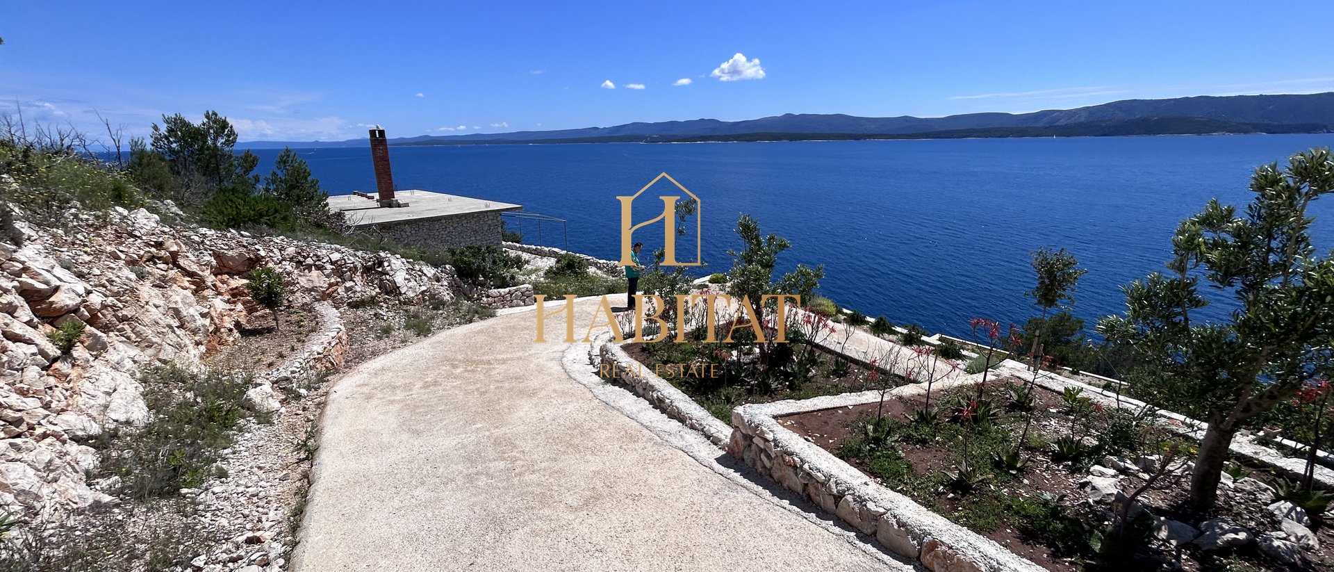 Insel Brac, Vela Farska, 40 m zum Meer, Baugrundstück 909 m2 mit Projekt, Baugenehmigung, einzigartige Lage