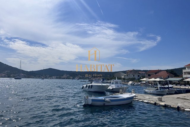 Dalmatia, Vinišće, building plot 1015m2 mixed use, electricity and water next to the plot, wonderful open sea view