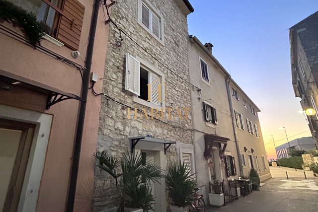 Istria, Umago, casa 47m2, centro città, completamente ristrutturata