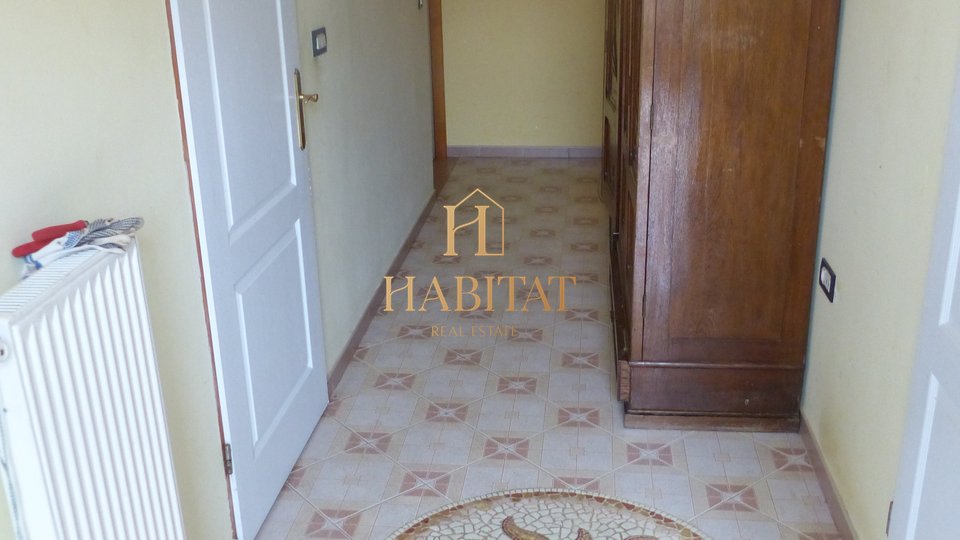 House, 425 m2, For Sale, Kostrena