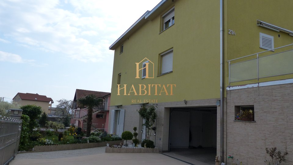 House, 651 m2, For Sale, Rijeka - Marinići