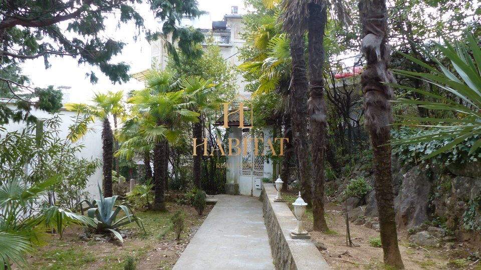 House, 390 m2, For Sale, Opatija