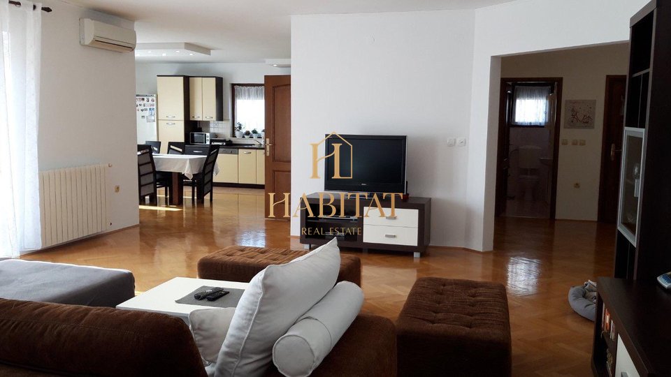 House, 366 m2, For Sale, Rijeka - Zamet