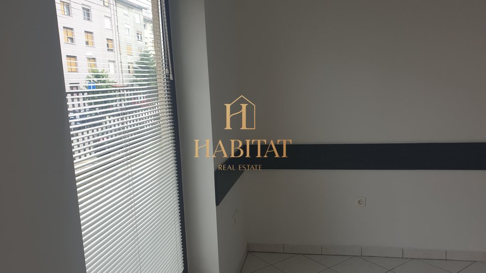 Commercial Property, 25 m2, For Sale, Rijeka - Srdoči